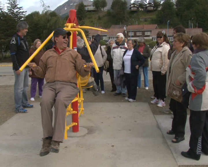 Ushuaia Cuenta Con Un Nuevo Espacio Recreativo Para Adultos Mayores La Licuadora